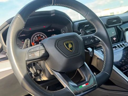 Used 2021 Lamborghini Urus AWD/4WD image 10