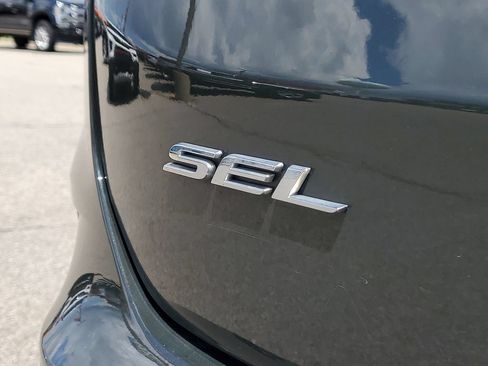 Certified 2023 Ford Edge SEL w/ Convenience Package AWD/4WD image 6