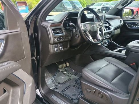 Used 2023 Chevrolet Tahoe Z71 w/ Luxury Package AWD/4WD image 25