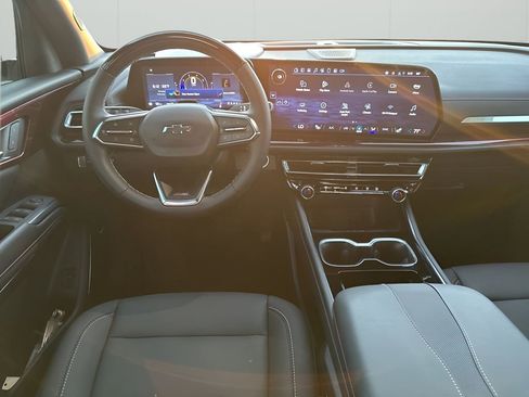 Used 2025 Chevrolet Traverse Z71 w/ Enhanced Driving Package image 23