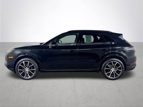 Used 2024 Porsche Cayenne w/ Premium Package Plus (PFM) image 9