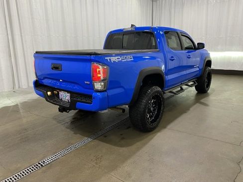 Used 2020 Toyota Tacoma TRD Off-Road image 4