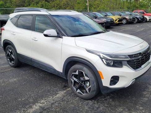 Used 2025 Kia Seltos EX w/ EX Sunroof Package FWD image 8