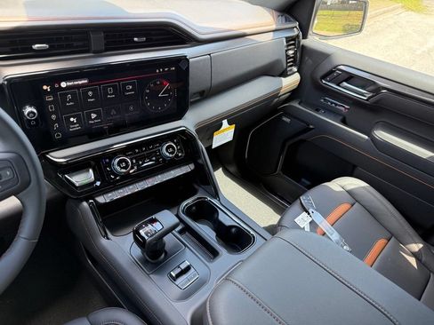 New 2026 GMC Sierra 1500 AT4 w/ AT4 Premium Package AWD/4WD image 29