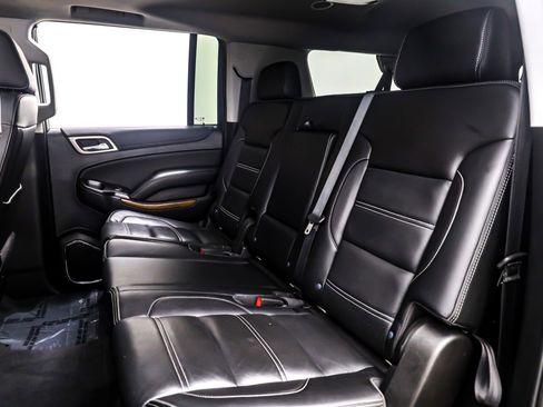 Used 2020 GMC Yukon XL Denali w/ Denali Premium Package image 8