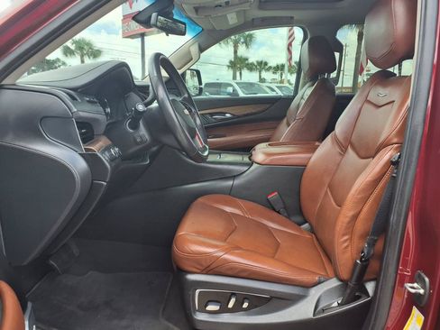 Used 2020 Cadillac Escalade Premium Luxury AWD/4WD image 25