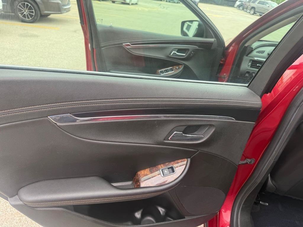 Used 2014 Chevrolet Impala LT w/ Convenience Package FWD image 17