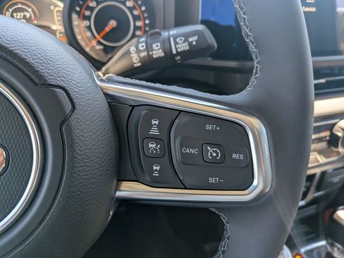Used 2026 Jeep Wrangler Unlimited Sahara AWD/4WD image 27