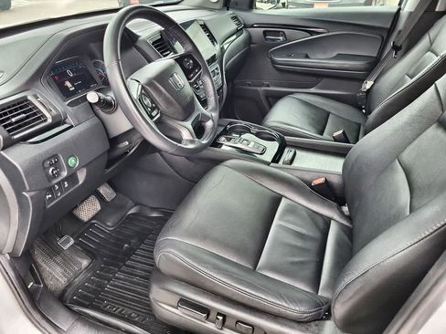Used 2022 Honda Pilot Touring image 10