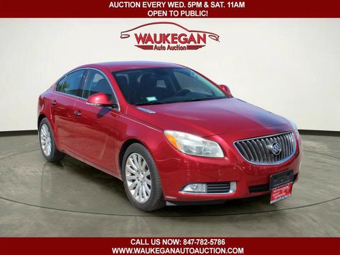 Used 2013 Buick Regal Premium FWD image 2