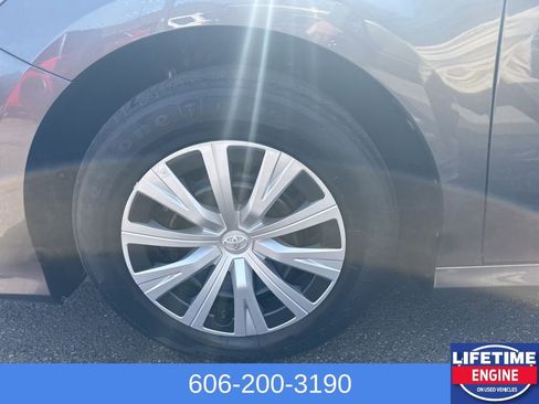 Used 2020 Toyota Camry LE image 11