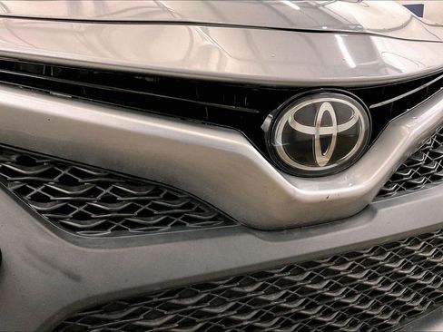 Used 2020 Toyota Camry SE w/ Convenience Package image 29