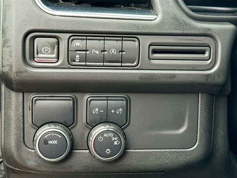 Used 2023 Chevrolet Tahoe Premier image 11