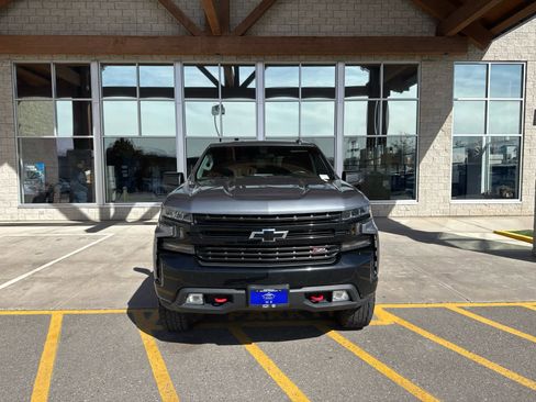 Used 2020 Chevrolet Silverado 1500 LT Trail Boss image 2
