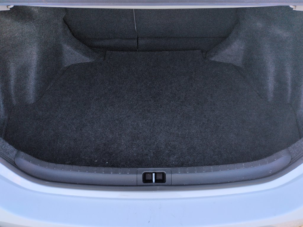 Used 2015 Toyota Corolla L FWD image 22