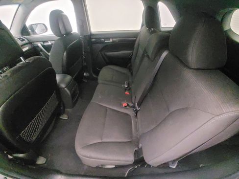 Used 2015 Kia Sorento LX image 18