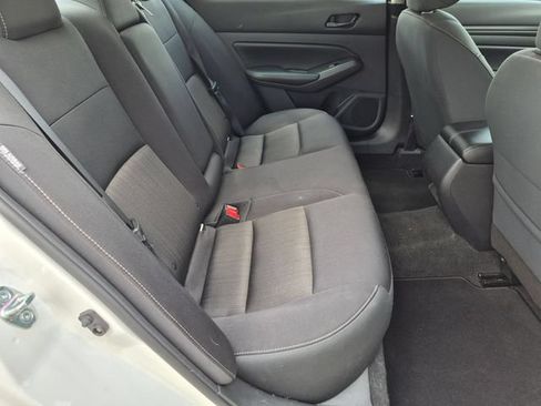Used 2024 Nissan Altima 2.5 SV FWD image 27