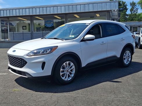 Certified 2021 Ford Escape SE FWD image 3