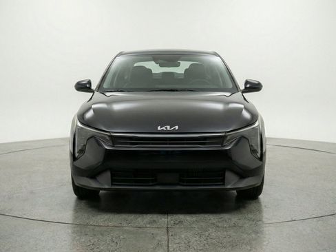 Used 2025 Kia K4 FWD image 2