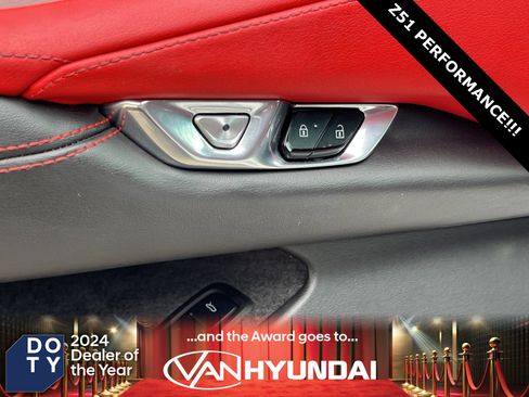 Used 2021 Chevrolet Corvette Stingray w/ Z51 Performance Package image 24