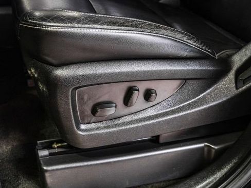 Used 2015 Chevrolet Suburban LT image 28