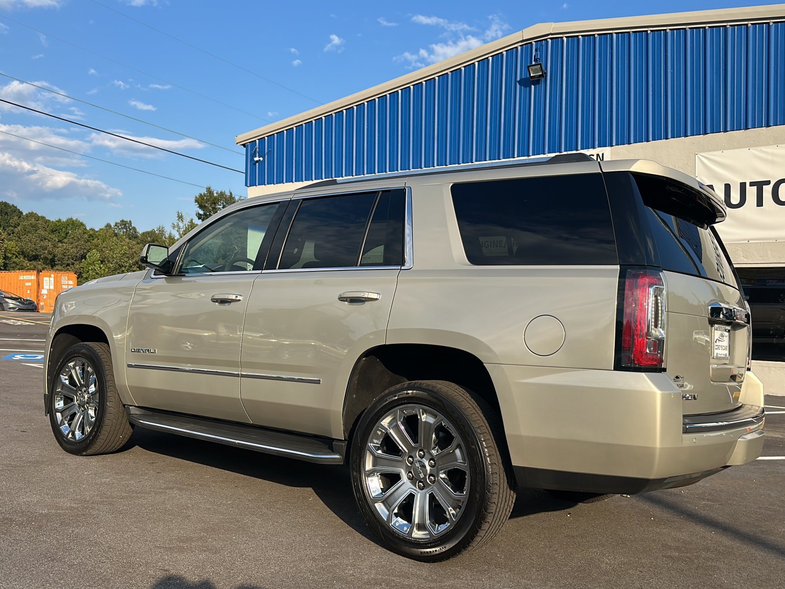Used 2016 GMC Yukon Denali w/ Open Road Package AWD/4WD image 3