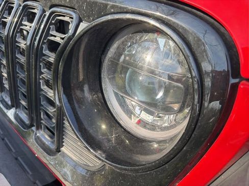 Used 2025 Jeep Wrangler Willys image 8