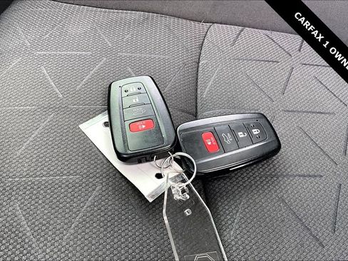 Used 2021 Toyota RAV4 XLE w/ Convenience Package AWD/4WD image 34