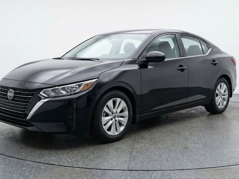 Used 2025 Nissan Sentra S image 3