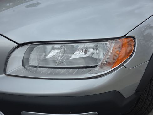 Used 2016 Volvo XC70 T5 Premier w/ Proximity Package image 30