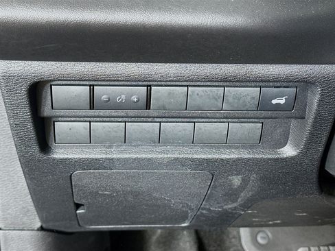 Used 2025 Mitsubishi Outlander SE AWD/4WD image 17