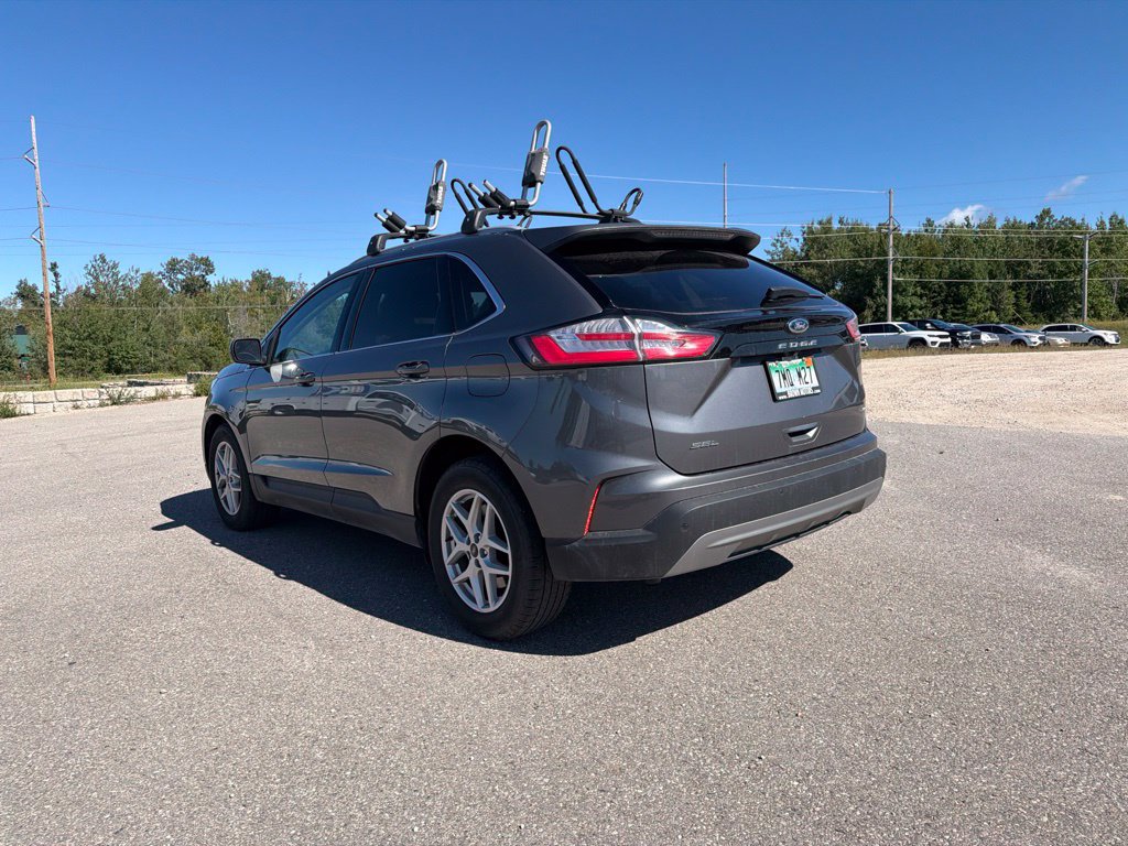 Used 2024 Ford Edge SEL w/ Convenience Package AWD/4WD image 3