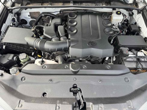 Used 2020 Toyota 4Runner SR5 Premium image 10