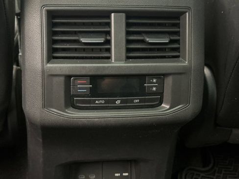 Used 2022 Volkswagen Atlas SE w/ Panoramic Sunroof Package image 19