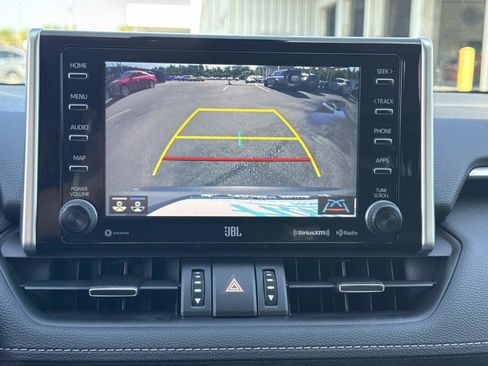 Used 2020 Toyota RAV4 Limited FWD image 25