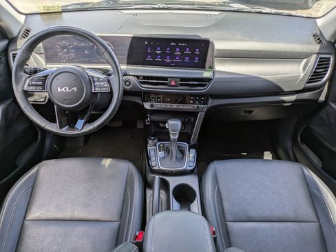 Certified 2024 Kia Seltos EX FWD image 12