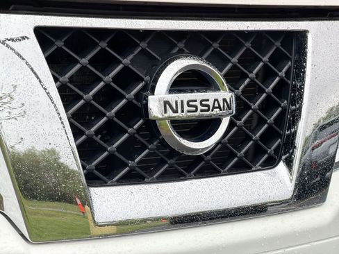 Used 2018 Nissan Frontier SV AWD/4WD image 12