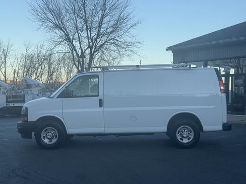 Used 2019 Chevrolet Express 2500 image 7