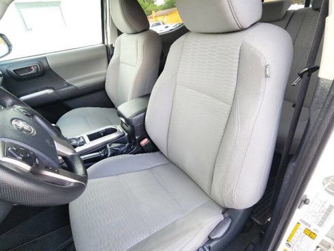 Used 2016 Toyota Tacoma SR5 image 18