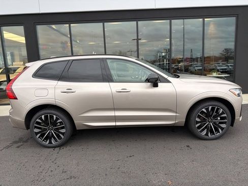 New 2026 Volvo XC60 B5 Ultra w/ Protection Package Premier image 2