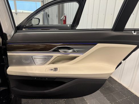 Used 2019 BMW M760i xDrive w/ Luxury Rear Seating Package image 38