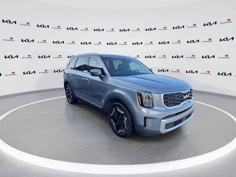 Used 2024 Kia Telluride S w/ S Sunroof Package FWD image 2