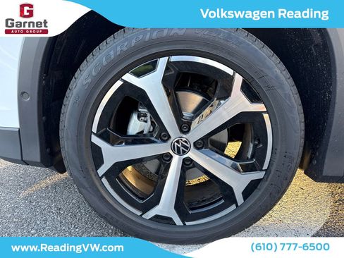 New 2026 Volkswagen Tiguan SE image 9