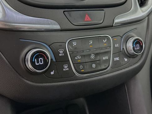 Used 2020 Chevrolet Equinox LT w/ Driver Convenience Package FWD image 18