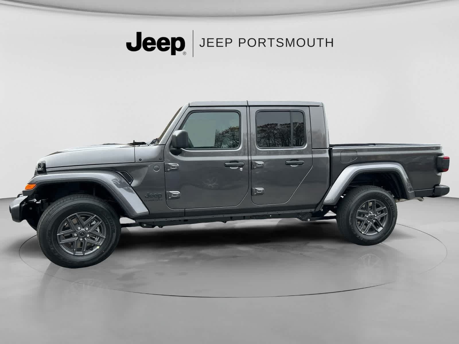 New 2026 Jeep Gladiator Sport AWD/4WD image 13