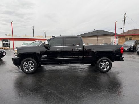 Used 2015 Chevrolet Silverado 2500 High Country w/ Duramax Plus Package image 3