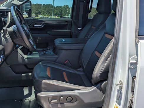 Used 2024 GMC Sierra 2500 AT4 w/ Technology Package AWD/4WD image 8