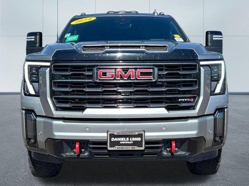 Used 2024 GMC Sierra 2500 AT4 w/ Technology Package AWD/4WD image 3