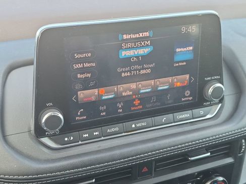 Used 2022 Nissan Rogue S FWD image 17