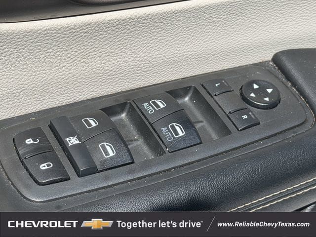 Used 2021 Chrysler Voyager LX FWD image 27